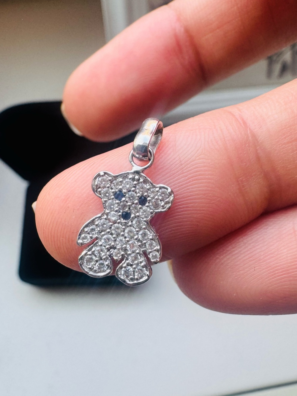 Bear 18k white gold pendant